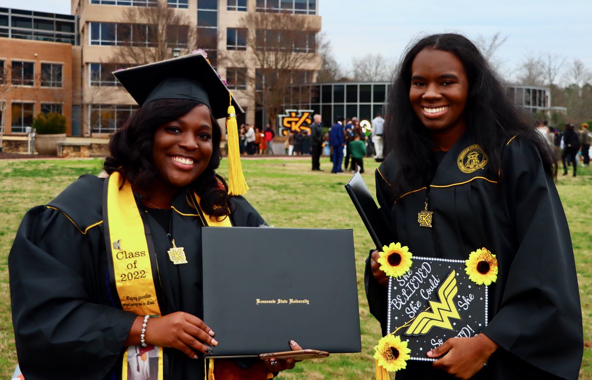 wellstarcollege's tweet photo. Congratulations #WCHHS Class of 2022 ππππ
#thisiswellstarcollege #ksugrad #wchhs22 #hootyhoo
#ksualumni #Foreverowlπ¦ https://t.co/WZayoW16jt
