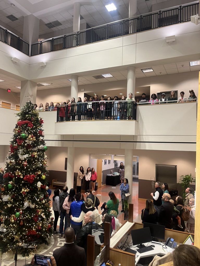 So proud of the AFES Singing Stars! They did an amazing job performing at Apex Town Hall tonight. @AFESStars <a href="/Mrs_Sonstroem/">The Green Piano</a>