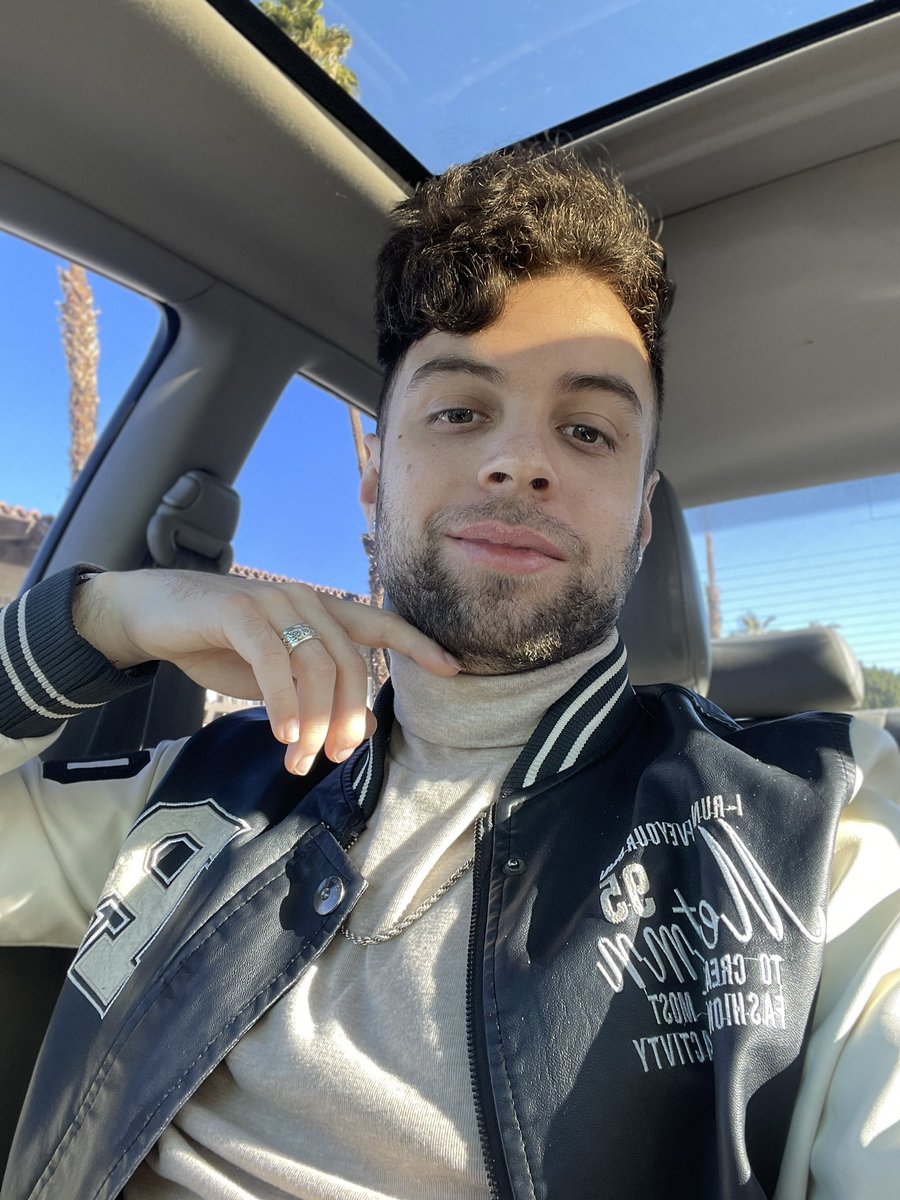 deleted my IG a month ago and everything in my life got worse except my happiness tbh