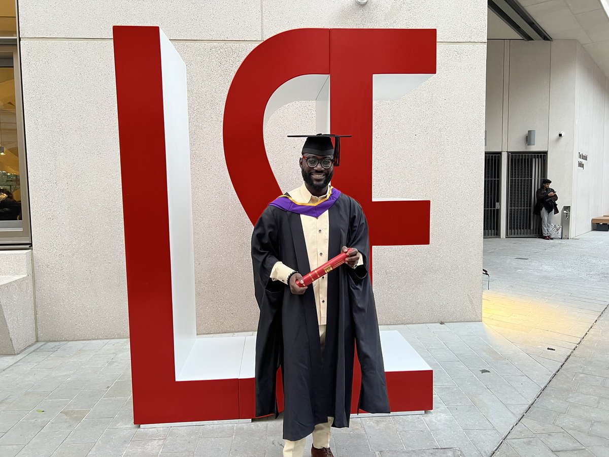 iAmDanielDadzie's tweet photo. So today God did a thing, again! Finally completed my year at @MediaLSE. 

Kinda scary but the chapter closed and a new one begins! 

Thanks @nanamanza for the hype! https://t.co/g05raMX9Lo