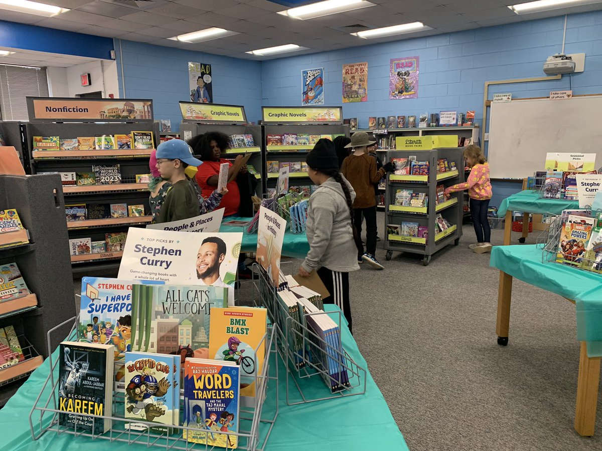 We loved visiting the Book Fair today! Thank you for all your hard work <a href="/manateereads/">Elizabeth Husketh, NBCT</a> ❤️📚