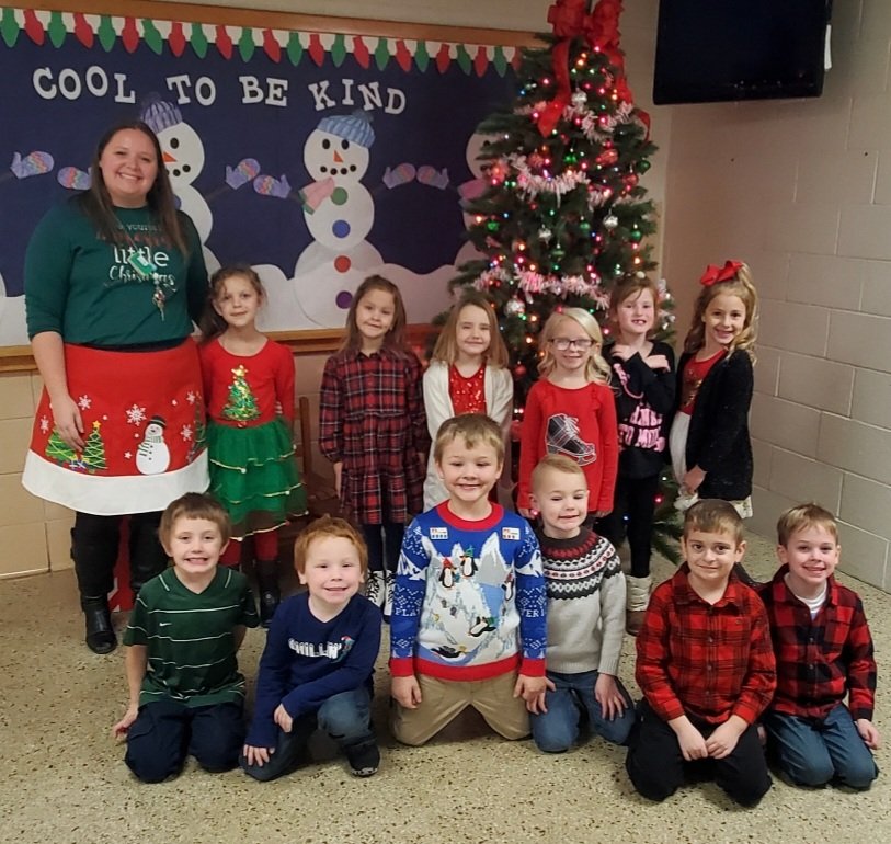 MissDauby's tweet photo. We're so happy our families got to listen to us sing our holiday songs at the music program today! 🎅🎶 #WeAreMG https://t.co/DReKPx1sK7