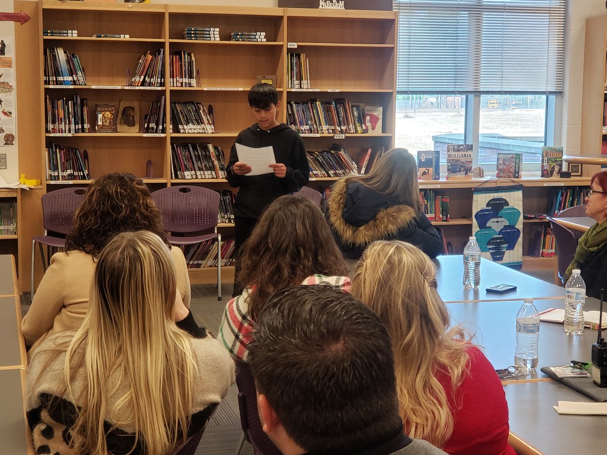 jhdoubleu's tweet image. LUNCH AND LEARN: Principal @SullivanBritton and the Highland Middle School #PaperPros did an outstanding job hosting today's event!  They are the @HarnettCoSchool @paperlearning "Flagship" for a reason! #SuccesswithHCS #InspiringLearners #WholeChild