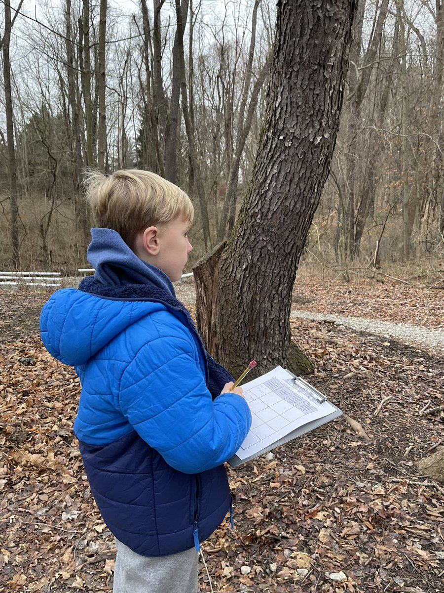mrsjodihetman's tweet image. Yesterday was a good day to observe changes in the land lab since the weather has turned cold. These kids had good questions about what they saw, too! #FieldObservation #LandLab #ScienceTwitter