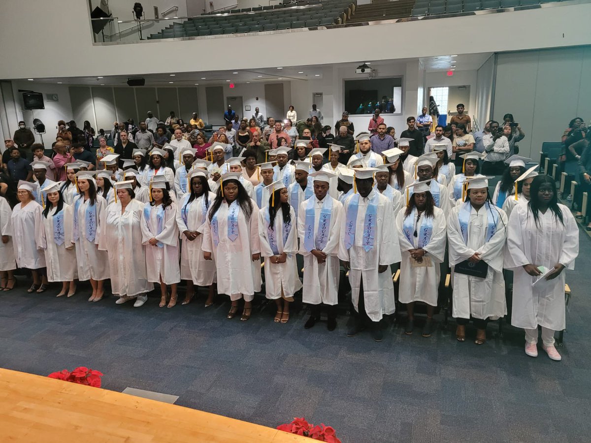 MDCPSTechCollgs's tweet photo. Congratulations to the 2022 Fall graduates from Lindsey Hopkins Technical College. This evening, we celebrate your success. Congratulations to you all! π
#FallGraduates #OPCTE #LindseyHopkins https://t.co/WuqhvWdmrt