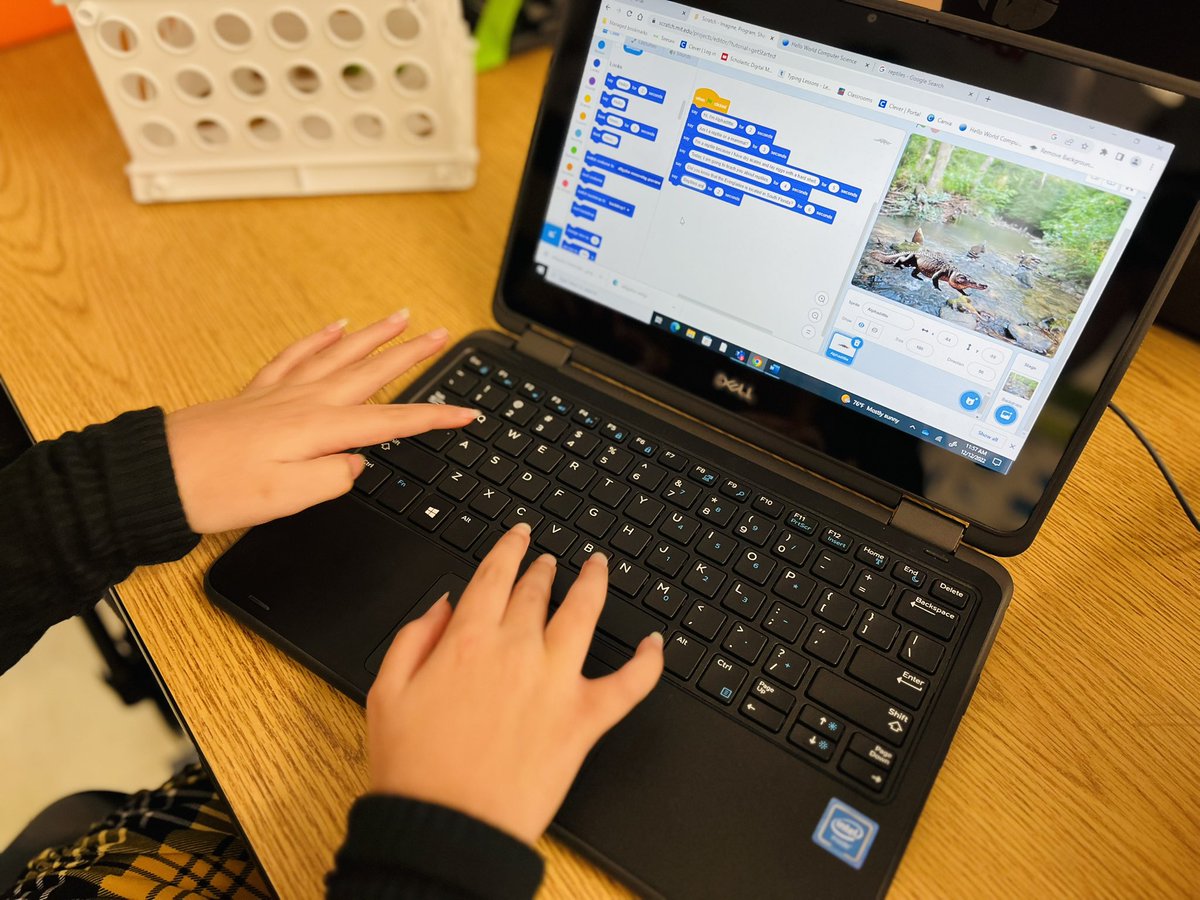 MrsMoorman1's tweet image. Coding is:
➡️ arts and sciences
➡️ literacy 
➡️ constructivism 
➡️ joyful, creative practice 
➡️ self-expression
➡️ experimentation 
➡️ exploration 
✅Coding today and everyday 💙
(inspired by #WixEducation) #CSEdWeek2022