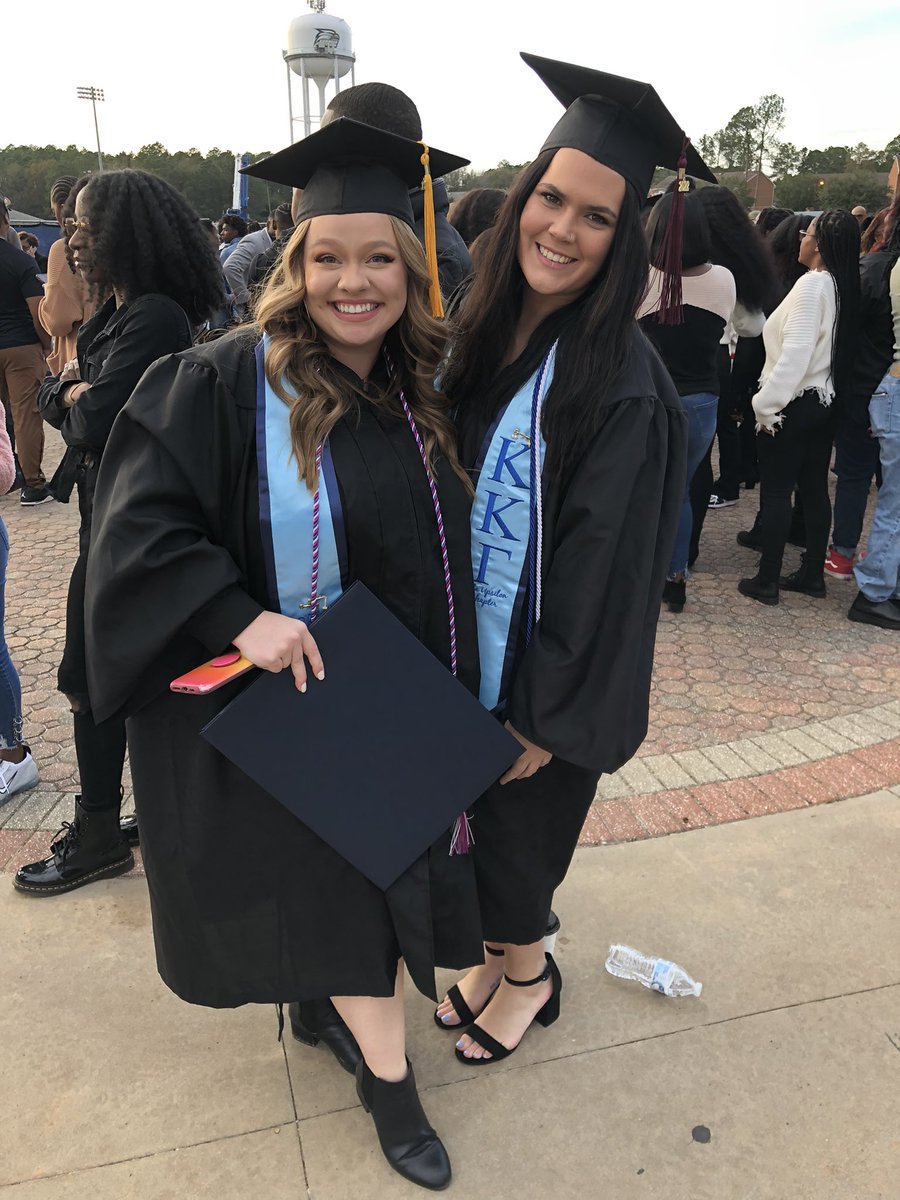 GeorgiaSouthern's tweet photo. #GSGRAD22 🎓 https://t.co/D9TlmGtByH