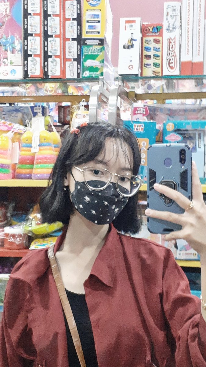 ingeayyyy's tweet photo. mau jadi cewe kue/bumi/mamba apalagi jadi cewemu🥵 makin gemes make Masker BT21 Special Edition yg lagi hype ini🤩 dah tersedia di Alfagift, Alfamart, dan Alfamid!🤗
#Alfamidi #Alfagift #Alfamart #BT21 #KOYA #RJ #SHOOKY 
#MANG #CHIMMY #TATA #COOKY #VAN https://t.co/MKcvHyzN0E