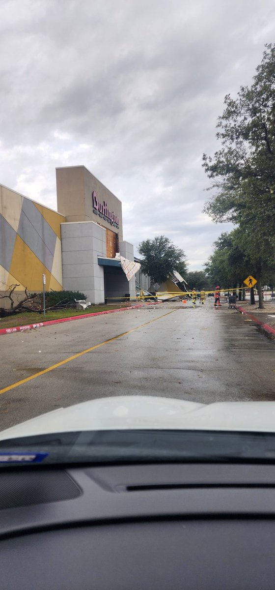 CJerman21's tweet photo. @NBCDFW Damage to the Burlington coat factory at Grapevine mills mall from this morning, I was there maybe 40 mins after. https://t.co/1LtBtWSU24