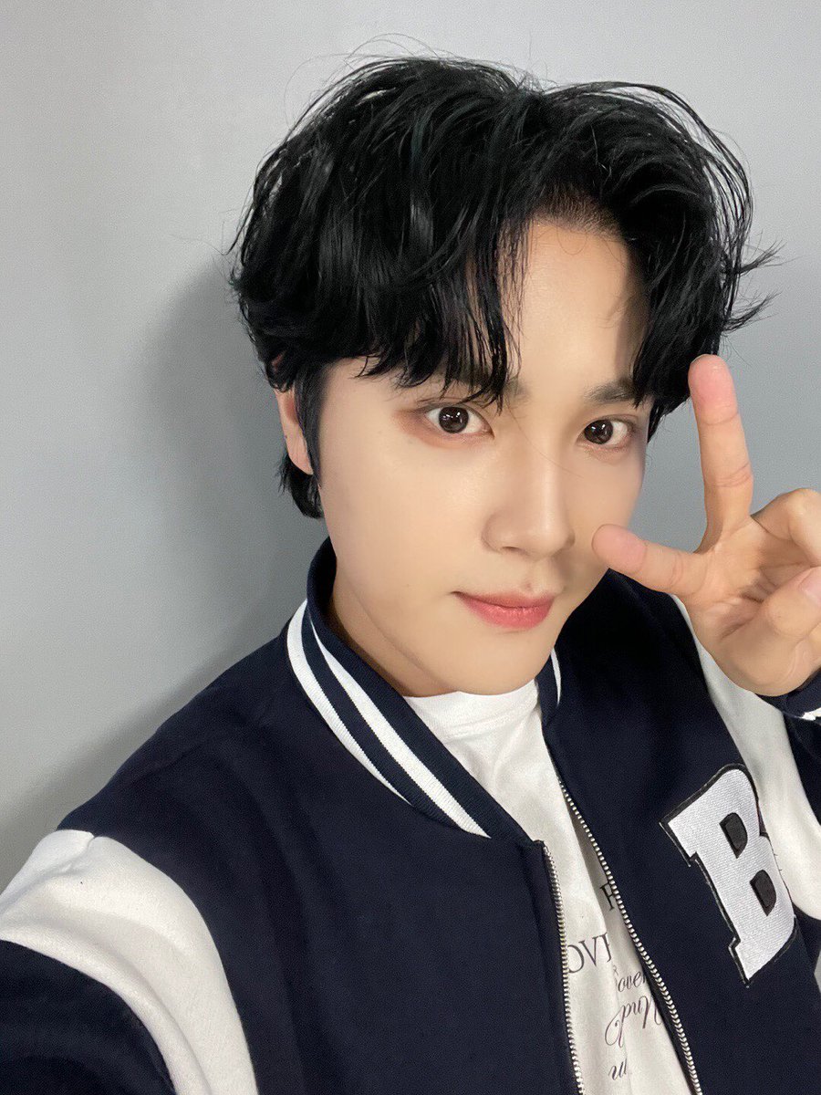 samskarai's tweet photo. ️️ ️
️️What is 5 years? I will even love you for another 250 years! Or maybe as long as I can! Of course. All for my beloved TheB.
️️ ️ https://t.co/nom4i63HZt