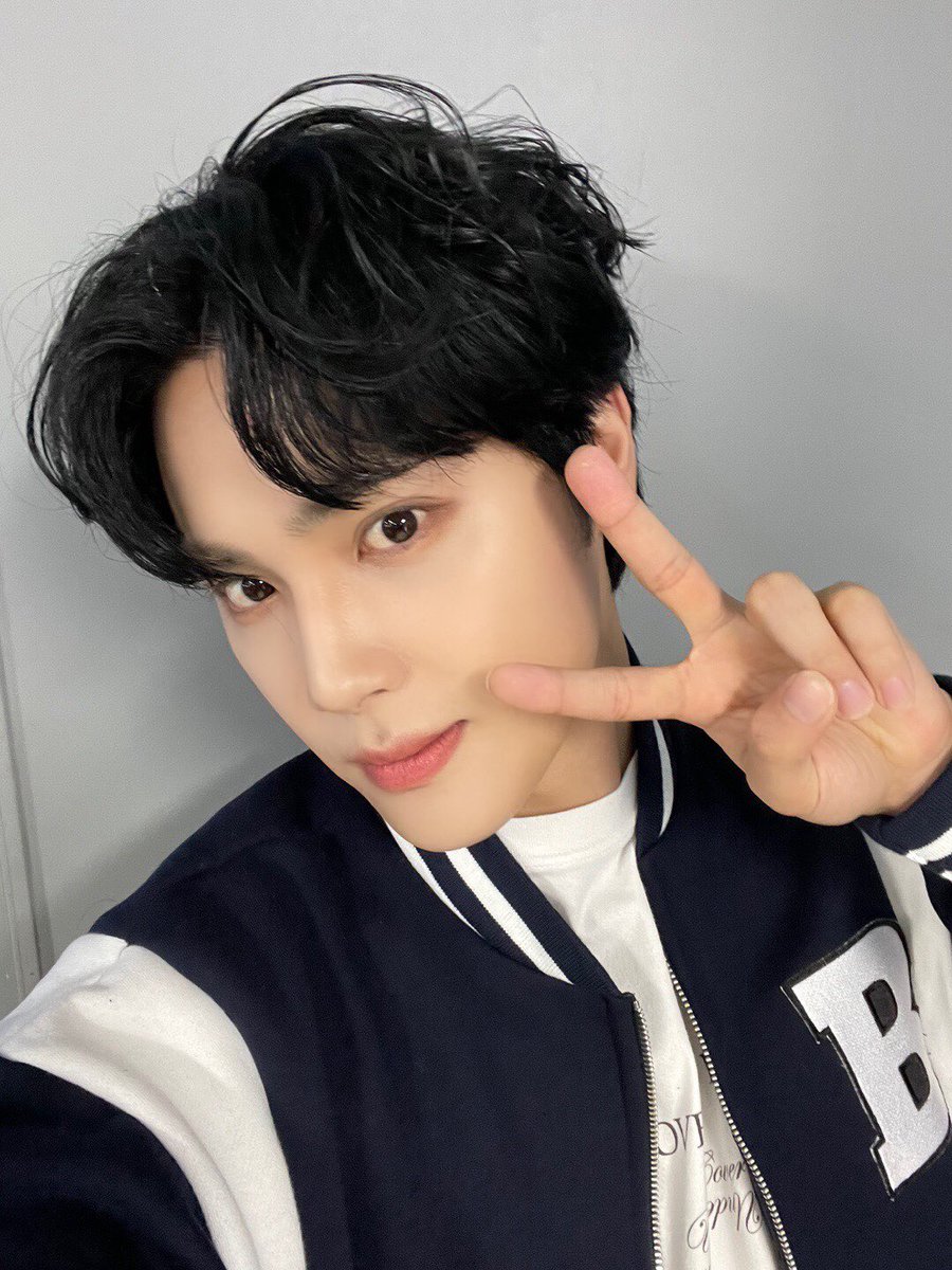 samskarai's tweet photo. ️️ ️
️️What is 5 years? I will even love you for another 250 years! Or maybe as long as I can! Of course. All for my beloved TheB.
️️ ️ https://t.co/nom4i63HZt