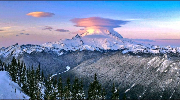 ChrisCloughOly's tweet photo. π» Mount Rainier & The Crystal Mountain Webcam, A π§΅
(1/?) Sunrise at Mt. Rainier with an appearance by lenticular clouds.
Original π· is a touch dark.
It is Dec. 13 after all.
So, I added a brighter version.
#MtRainier β #CrystalMt β· #wawx
π· Credit: @CrystalMt webcam https://t.co/u0tzNme2WO