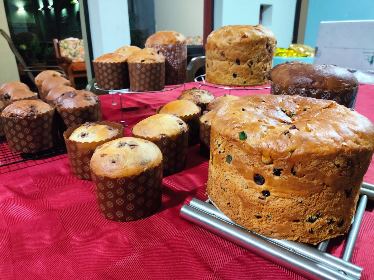 FofiCCP's tweet photo. 🚨Seguimos agendando pedidos 🚨
-
No te quedes sin endulzar tus fiestas, no te quedes sin esta felicidad de sabor. 
No digas que no te avisamos 😋
-
Pedidos: https://t.co/0FtqcgmexU
IG: https://t.co/8UuLLOCdIK
-
!! PARA CHUPARSE LOS DEDOS !! 
😍🤤 https://t.co/vtO2b9eKDf