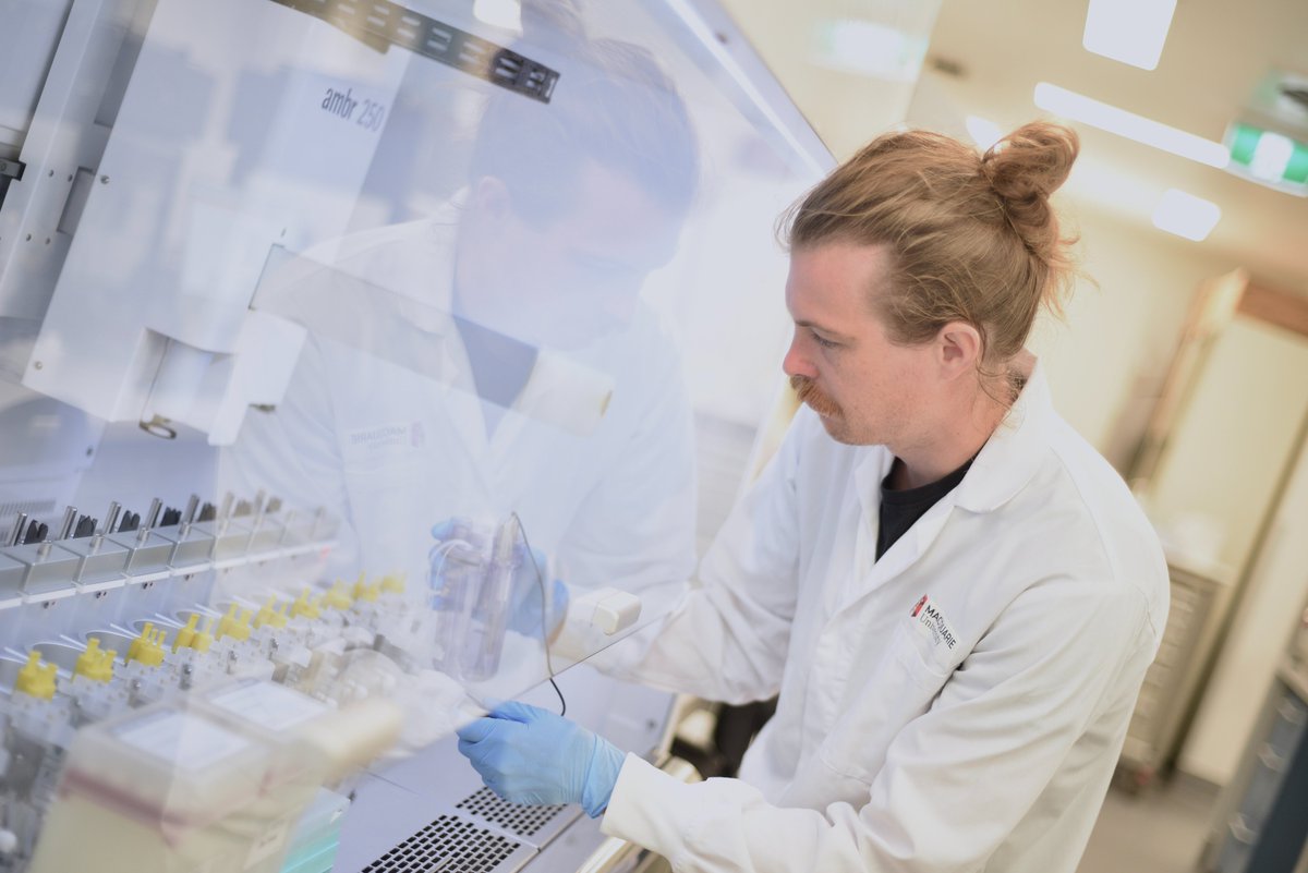 BioNumber8's tweet photo. Check out the Number 8 Bio team hard at work in the Australian Genome Foundry https://t.co/4NgEKyNKw2