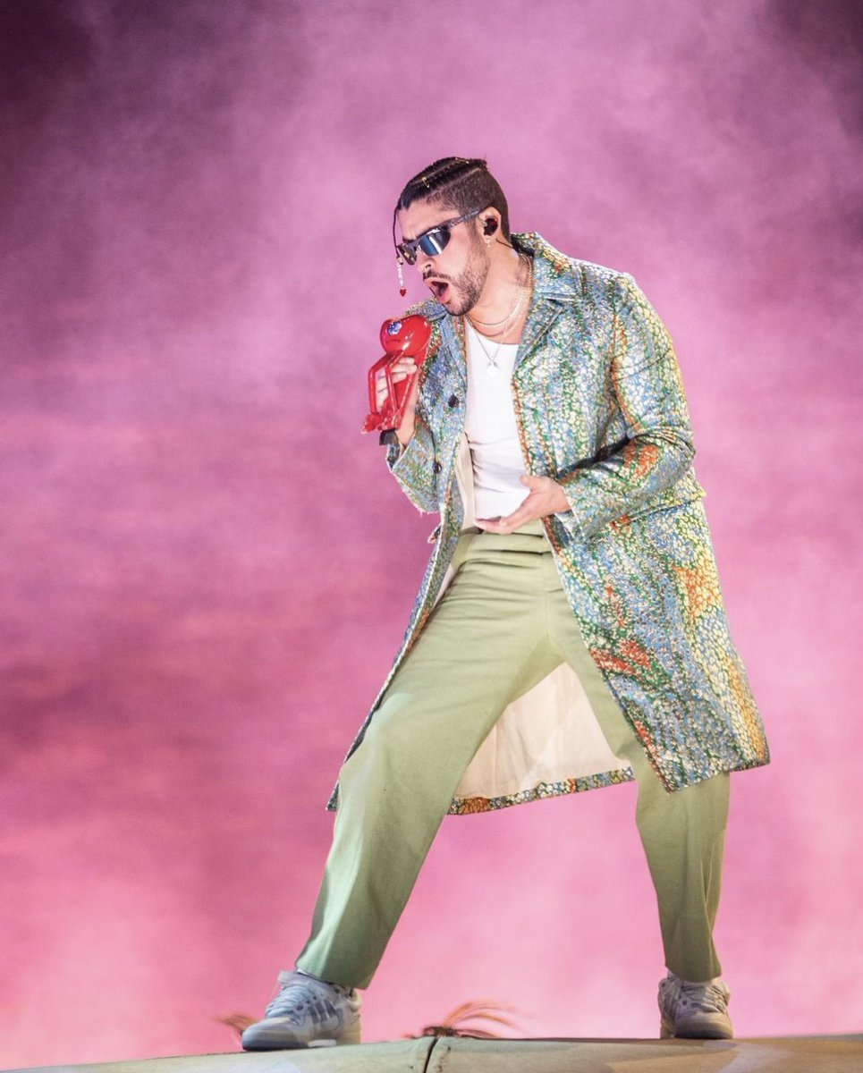 suconejitomalo's tweet photo. 📸| Bad Bunny en CDMX🏟
Dec 9. 22. https://t.co/rp6pD2My1Z