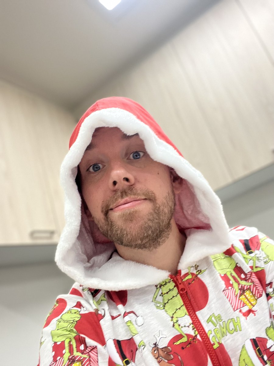 ChrisMorphew's tweet photo. (It's days like these that make me wonder whether I should change my display picture to something a little more sensible and dignified, but you know what? I am who I am.) https://t.co/eqxhrxw8T6