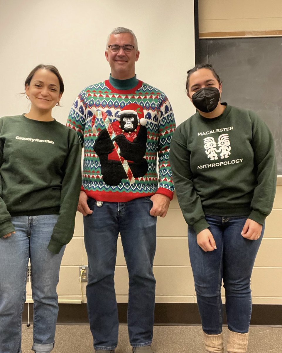 LutherRisa's tweet photo. When you and your lab mate accidentally show up twinning in jeans and matching green crew necks 👯‍♀️ and plan tell your advisor he missed the memo....but then he also arrives in a green-ish sweater and jeans. Cheers to the last day of term? 😆 @mcnulty_lab @MadelaineWlkr https://t.co/x4X0HwmXA6