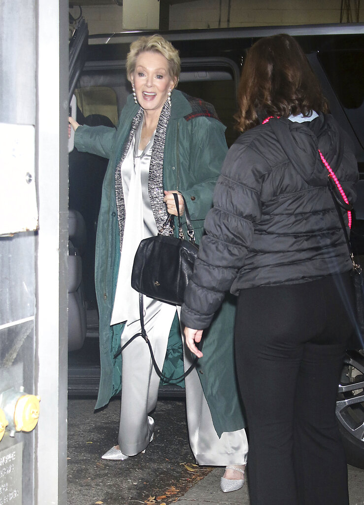 DailyJeanSmart's tweet image. Jean Smart arrives for the New York Special Screening and Q&amp;amp;A of 'Babylon' (2022).