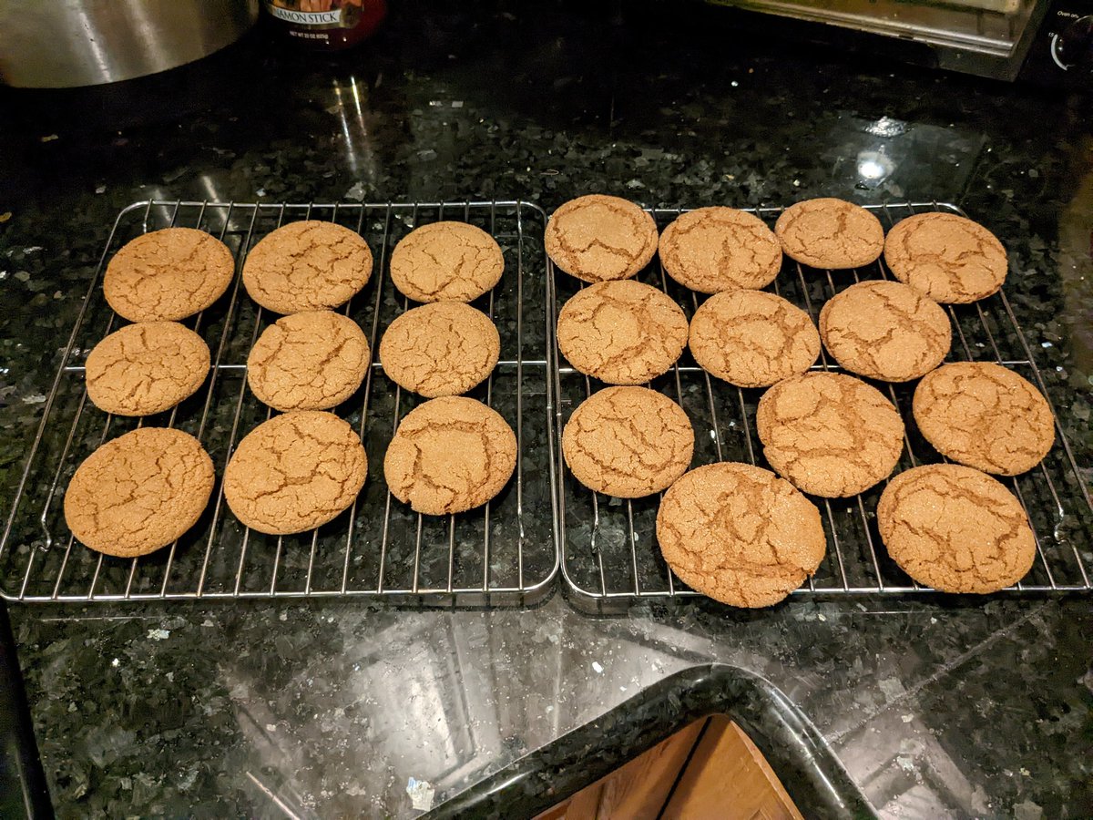 ChrisKochel's tweet photo. @CriticalRole I made some! They are too good. #ExquisiteExandria https://t.co/N497rs4KmV