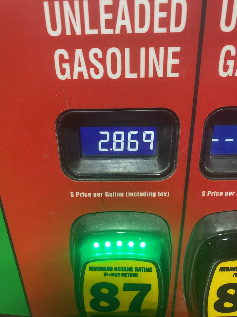 kylehatesthis's tweet photo. Are we still blaming Joe Biden for gas prices now that it’s below $3 a gallon? Looking at you republicans 👀

(Note: I don’t care for ol’ Joe either. Presidents are jokes)

Photo credit: @jxemicucci https://t.co/asDa184tMI