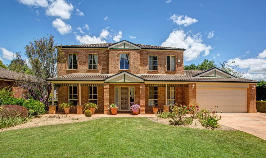 BowralAustralia's tweet photo. A Spacious Oasis in 7 Denbigh Drive, Bowral, NSW 2576

Check link here: https://t.co/uc2ZTp5fdQ
#bowral #realty #realestate #property https://t.co/JzpWaHel8A