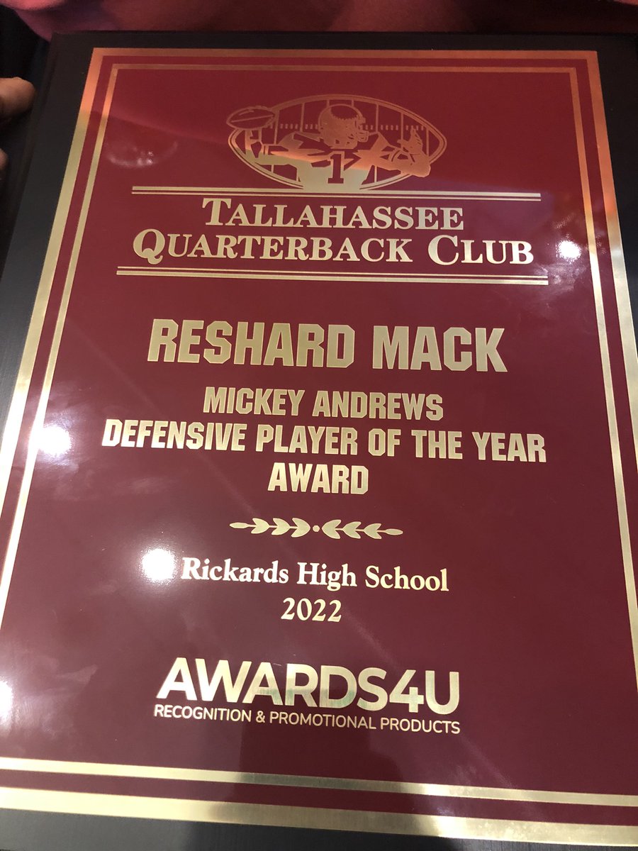 ReshardMack's tweet photo. Your defense player of the year🙏🏿💯 @TQB_Club https://t.co/16VITrRXcw