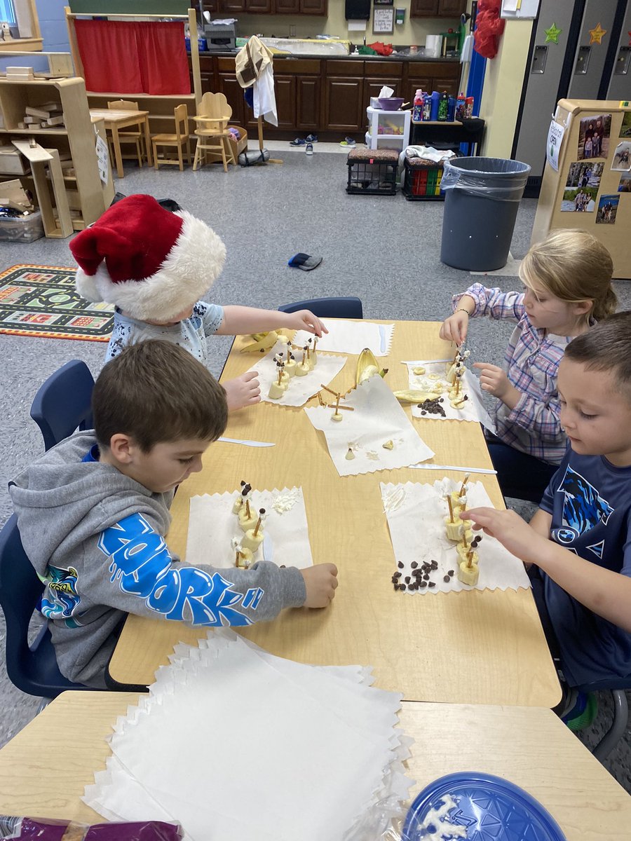 The tastiest way to learn about Hanukkah! Build a menorah you can eat. <a href="/KDollemont/">Krista Dollemont</a> <a href="/pasadenaelem/">Pasadena Elementary</a>