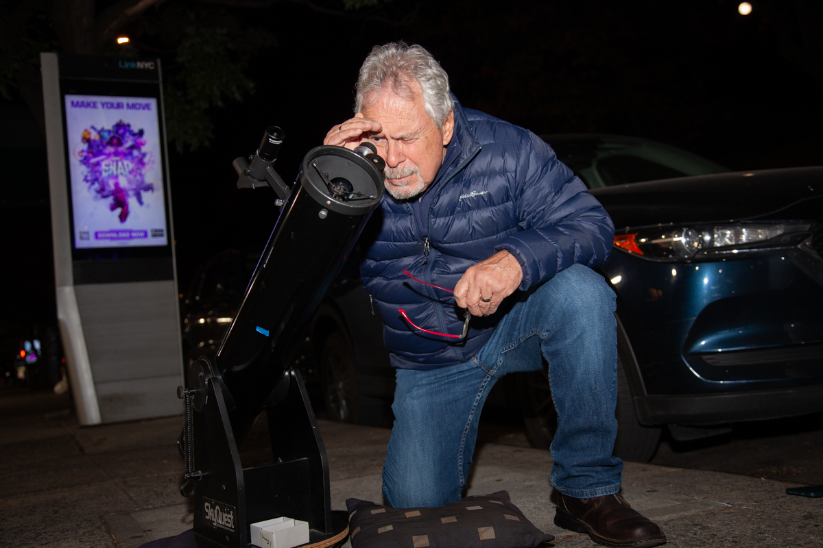 Interested in going to space? This @ANHM scientist helps residents on the streets of West Harlem learn about astronomy. tinyurl.com/4hbku6p6
