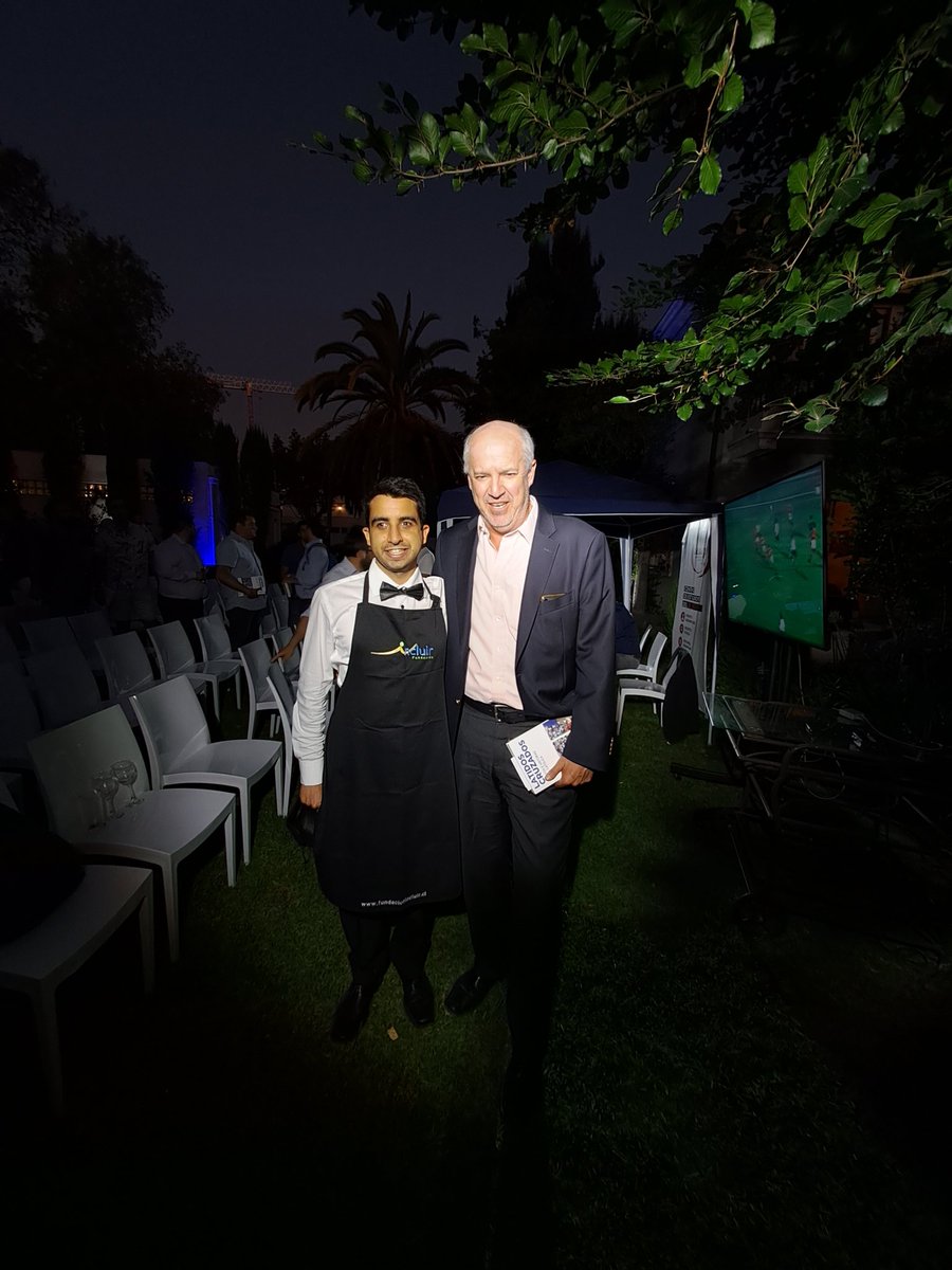 Presidente de <a href="/Cruzados/">Universidad Católica</a> <a href="/JuanTagleQ/">Juan Tagle Quiroz</a> y gerente deportivo <a href="/tatibuljubasich/">José M. Buljubasich</a> en lanzamiento de #latidoscruzados <a href="/andoterok/">Andrés Otero K.</a>