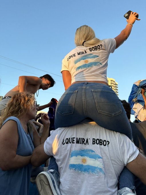 Que miraaaaa bobooooo https://t.co/cKT6eOAmPD<a href="/tag/nuevafotodeperfil"class="tags"><span>#nuevafotodeperfil</span></a>