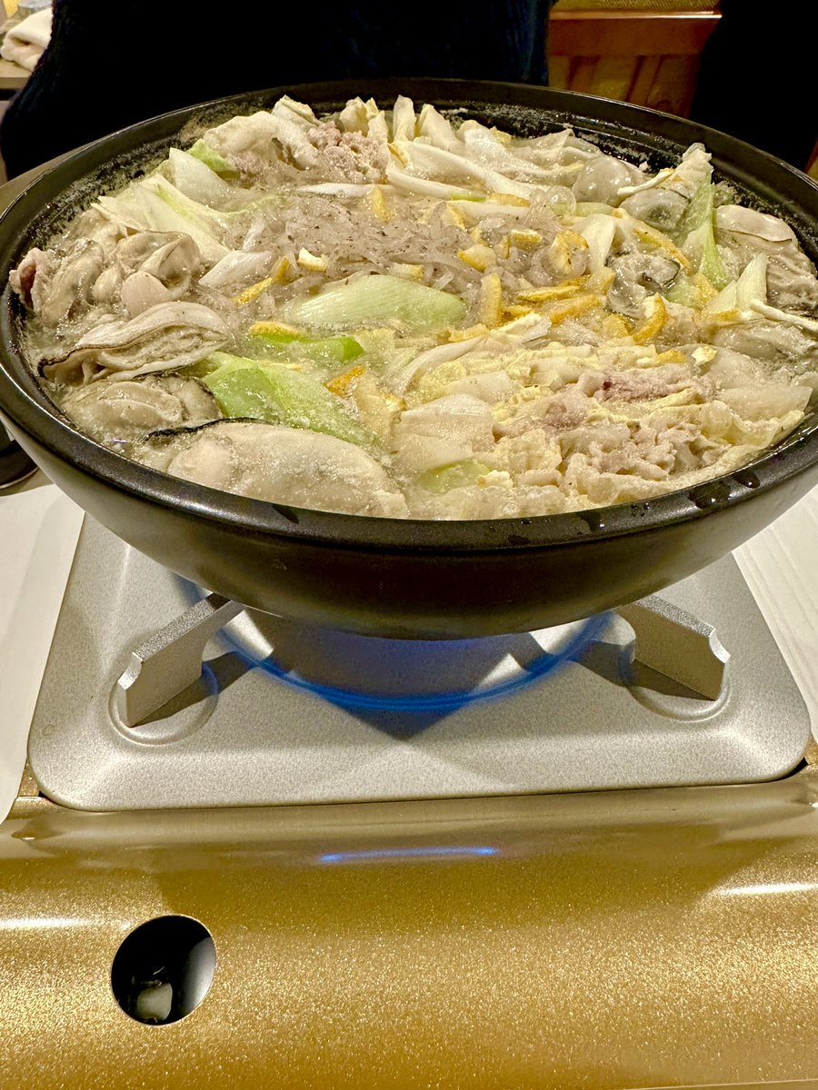 昨日の鍋。
豚肉と白菜のミルフィーユ🥬🐖
そして今日もきっと鍋

おはようございます。