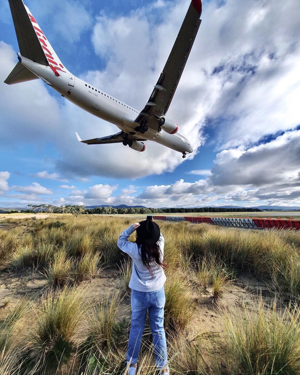 today_tasmania's tweet image. Landing at Hobart Airport over the sand dunes at Seven Mile Beach ✈️ pic: instagram.com/lady___ao #Tasmania