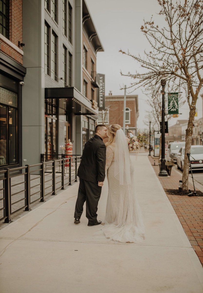 Barlage17's tweet photo. We found love @TubbysTav. Forever thankful for $1 drink night creating the most beautiful love story. 🤍 https://t.co/ublznhshUY