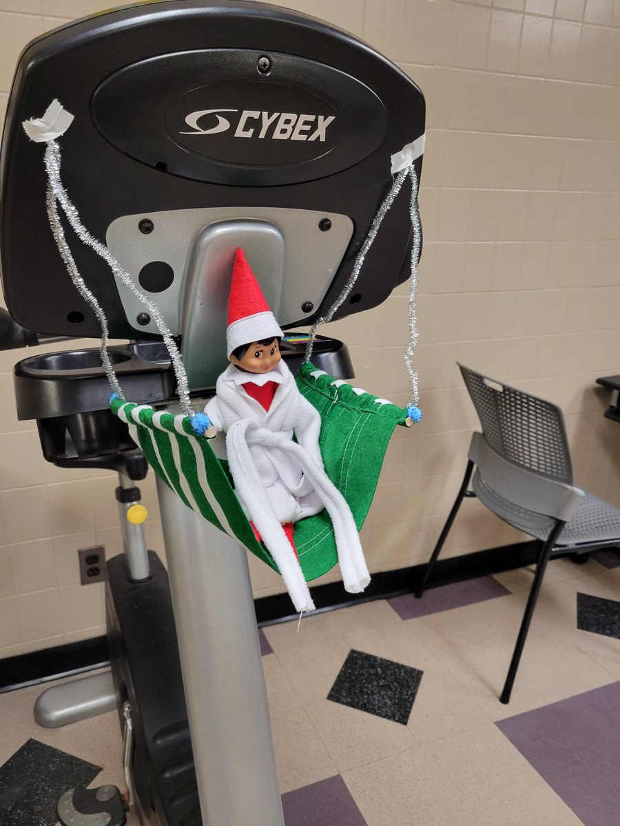 Crystal Claus is taking some "me-time" to relax and focus as final exams start today. 

Good luck to all <a href="/WCU_AT/">WCUAthleticTraining</a> <a href="/wcuatclub/">WCU AT Club</a> Rams this week!

Semester break is getting closer...finish strong!
