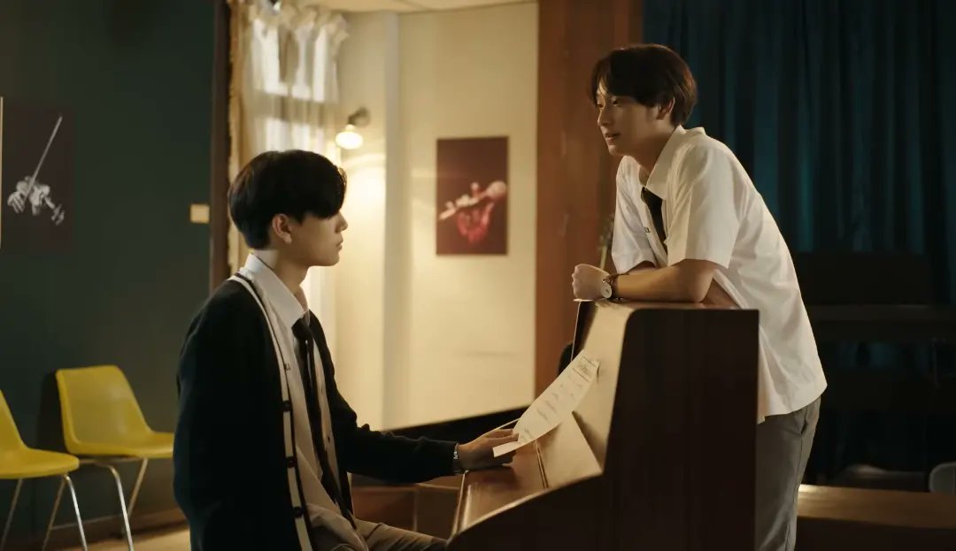 ppnaravit_ph's tweet photo. Never Let Me Go
Episode 1 : Father
Episode Highlight 1/3
@ppnaravit @phuwintang @chimonac
#ppnaravit #PangPond #ปังปอนด์ #gmmtv #ศิลปินไทย #ppnaravitph #pondphuwin #NeverLetMeGo #ปลาบนฟ้า #neverletmegoseries #NARAVITized https://t.co/wi6bIJ72xe