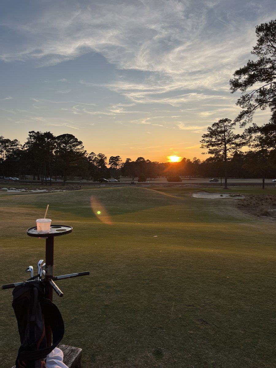 GarrettNaill1's tweet photo. Couldn’t ask for a better evening at @PinehurstResort with a great group of guys @greenstartacdmy @EnvuGolfUS @JohnDeere @RainBirdGolf #GreenStartAcademy https://t.co/ROsSm0RMlb