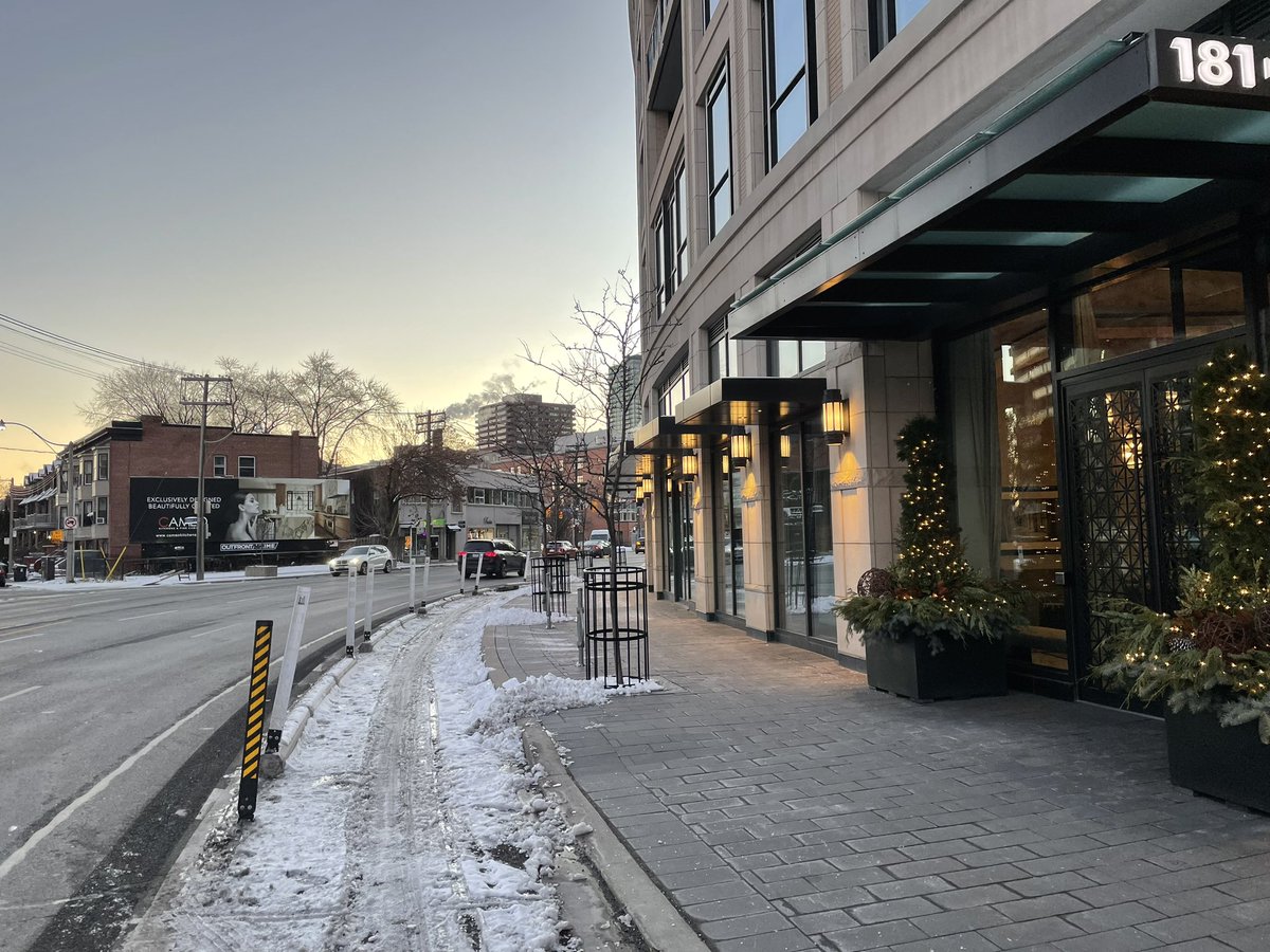 Hi <a href="/311Toronto/">311 Toronto</a>, can we talk? A couple cm of snow fell last weekend. What’s your plan for clearing bike lanes? This is dangerous. Photo from in front of 181 Davenport <a href="/TheBikingLawyer/">The Biking Lawyer (Dave Shellnutt)</a> <a href="/CycleToronto/">Cycle Toronto</a>
