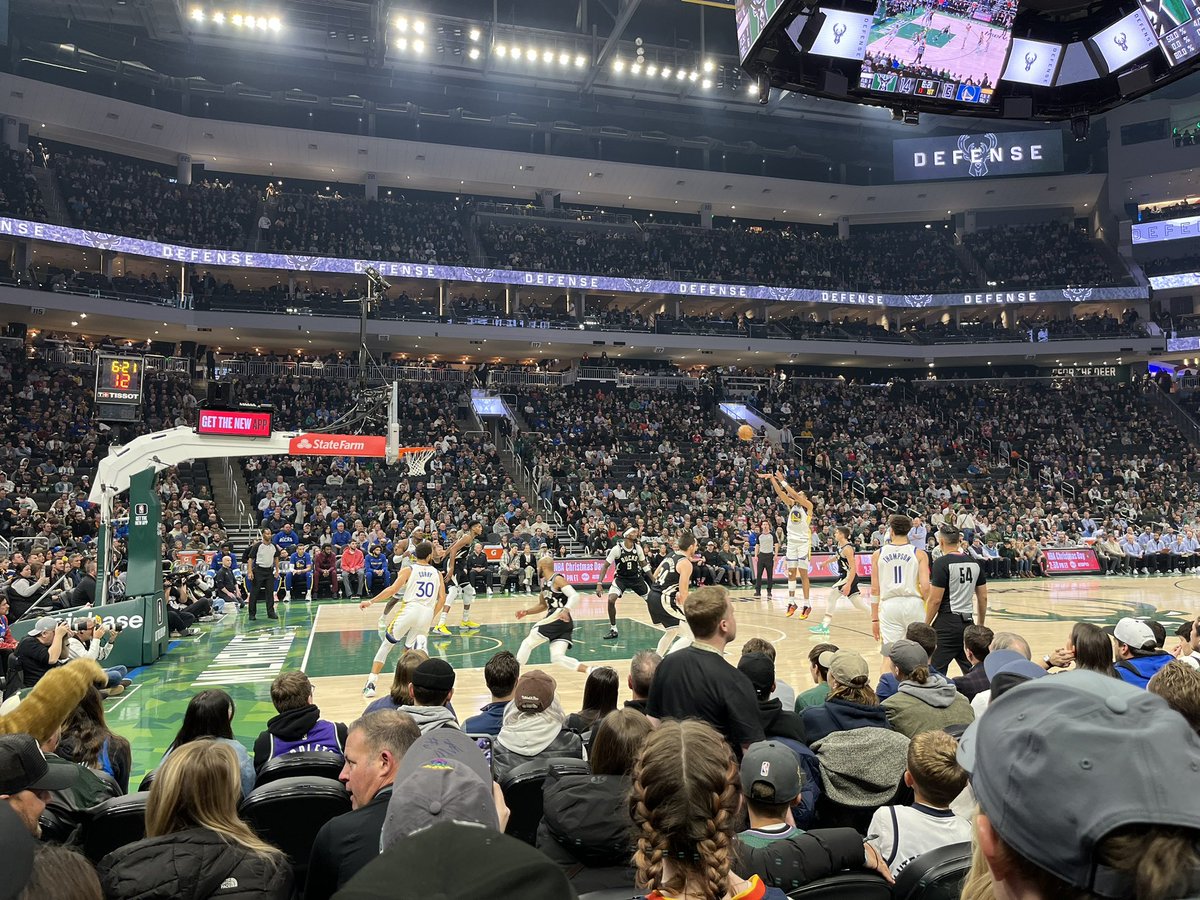 _nickloberger's tweet image. what a view! thanks @bradychalloner 🦌 🏆 #FearTheDeer #NBAChamps #KohlsCourt #Gruber