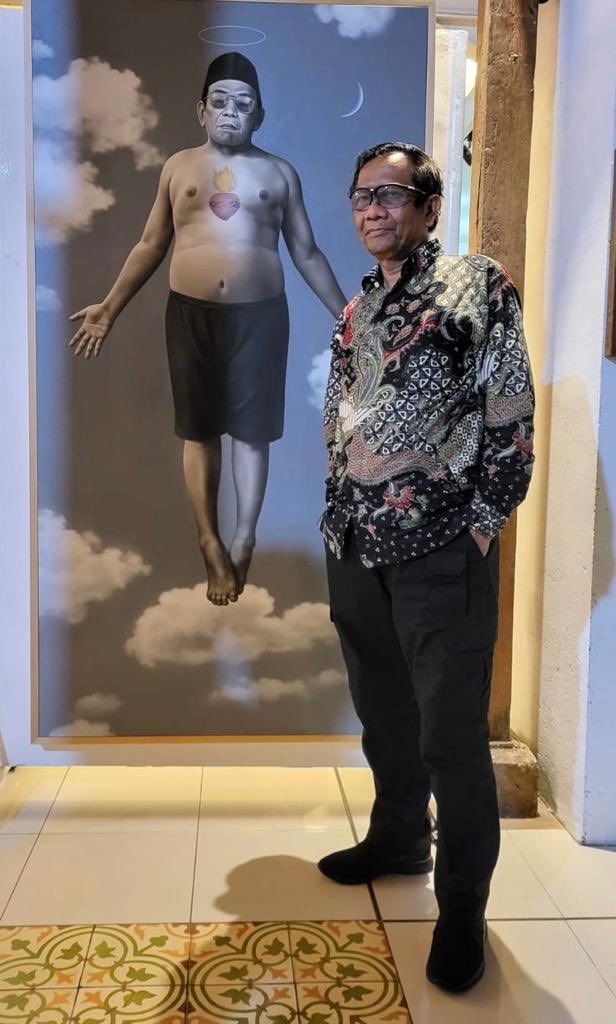 pakaipeci's tweet photo. Saya bukan NU, bukan fans gusdur. Dlm byk hal malah bersebrangan. Tp saya sedih lihat foto itu. Seorang ulama, tokohbangsa bahkan mantan presiden dilukis seperti ini https://t.co/fIBrZMVQcI