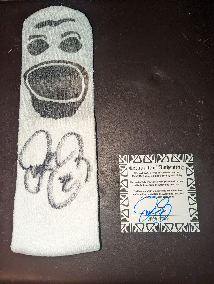 Beuford2Beuford's tweet photo. @FoleyIsPod
I get home from my work Christmas party to find my gift to myself waiting for me in the mailbox. 
Autographed Mr Socko from the Hardcore Legend, Mick Foley. I am one happy nerd. Thank you so much, Mick!
#WWE #FoleyisGod #HaveANiceDay https://t.co/30kmfE19pB