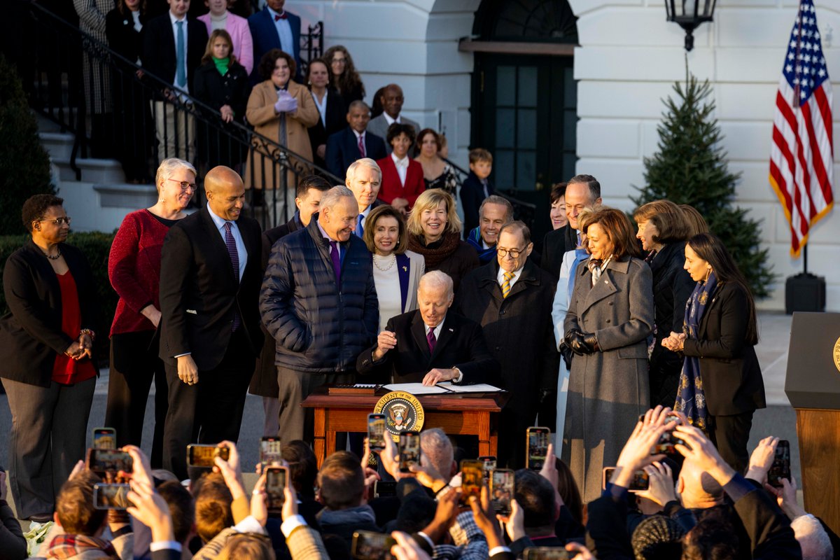 SenSchumer's tweet photo. To the American people:

You made the Respect for Marriage bill possible.

You made change happen.

Because of you, we are taking one step closer to fulfilling our work of making a more perfect union. https://t.co/OOTDv3ObZA