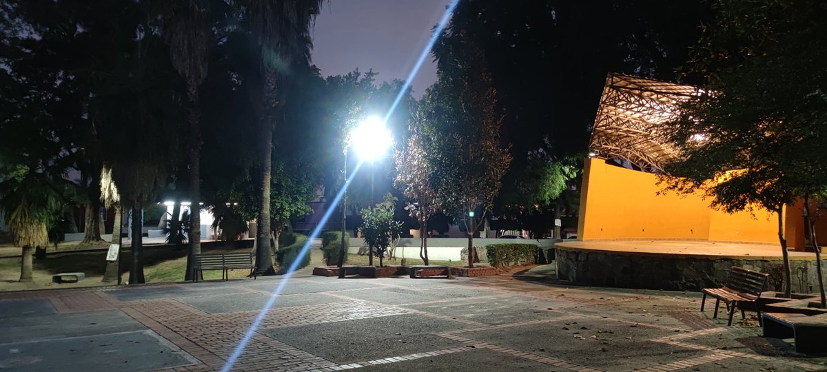 JardAlcaldeAC's tweet photo. @ArqEnriqueAG @MilyRocha19 @PabloLemusN @SalvadorCaro @felixgastelum1 @JeanetteVelzqu1 En el encendido de luminarias del parque sin problema en todas las secciones, quedando así confirmada la situación técnica del parque. Todo en orden. Gracias @ArqEnriqueAG por mantenerte al pendiente. https://t.co/DP9ARJEpNy