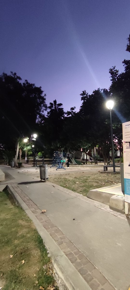 JardAlcaldeAC's tweet photo. @ArqEnriqueAG @MilyRocha19 @PabloLemusN @SalvadorCaro @felixgastelum1 @JeanetteVelzqu1 En el encendido de luminarias del parque sin problema en todas las secciones, quedando así confirmada la situación técnica del parque. Todo en orden. Gracias @ArqEnriqueAG por mantenerte al pendiente. https://t.co/DP9ARJEpNy