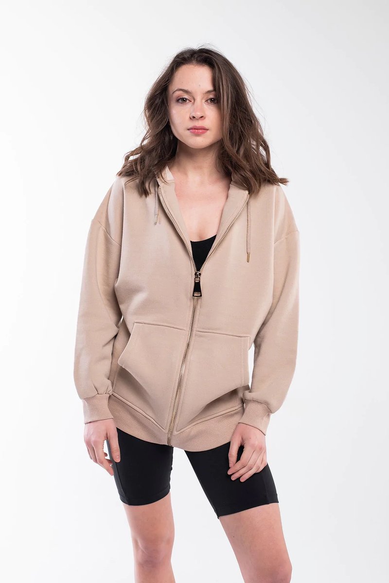 _ClothingLounge's tweet photo. NEW IN // Running out for the afternoon or having a cozy day in? This oversized zip hoodie is perfect for you. We are obsessed with this color. 

Shop the collection: https://t.co/7nuv61Pq5G https://t.co/udPdxFOwsI