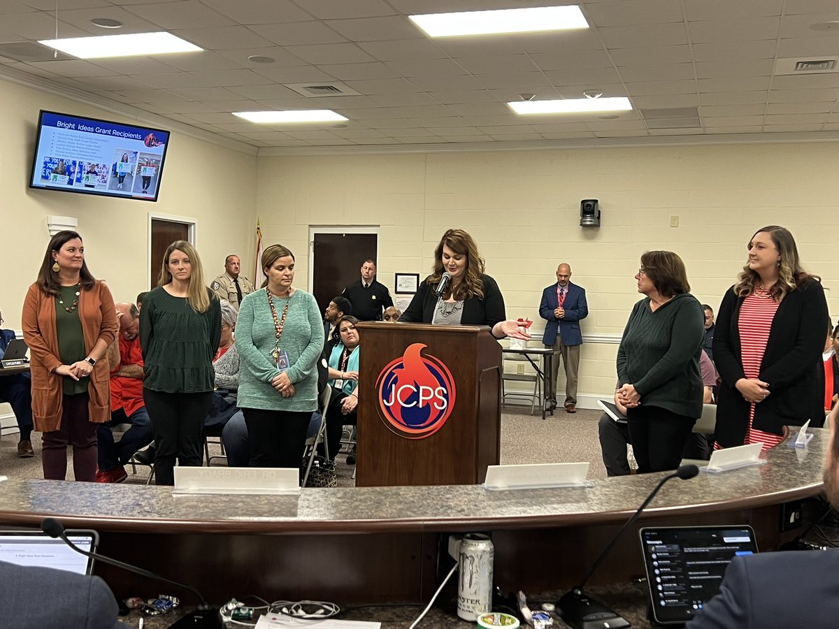 Sarah Lewis tweet media