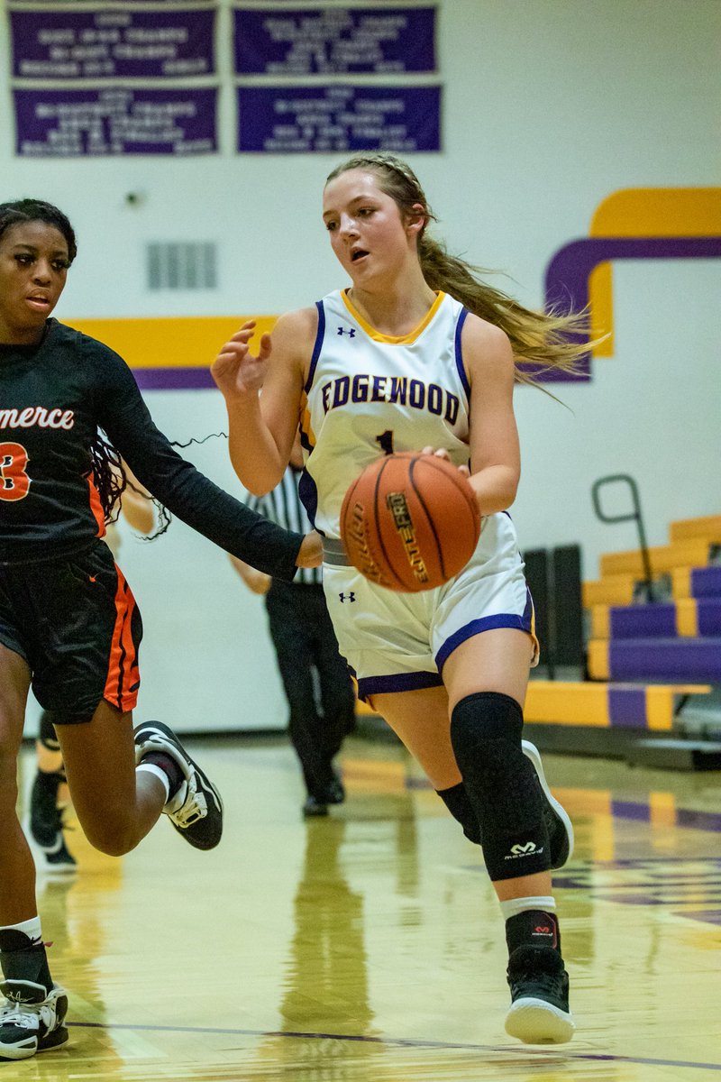 dgoodwin_74's tweet photo. In the first District game of the year Edgewood Ladies are up 29-9 over Commerce at the half. 
     @edgewood_isd @Edgewood_Ath @EdgewoodRadio @vanzandtnews @Tabchoops @TXHSGBB https://t.co/JwLQKw0DN8