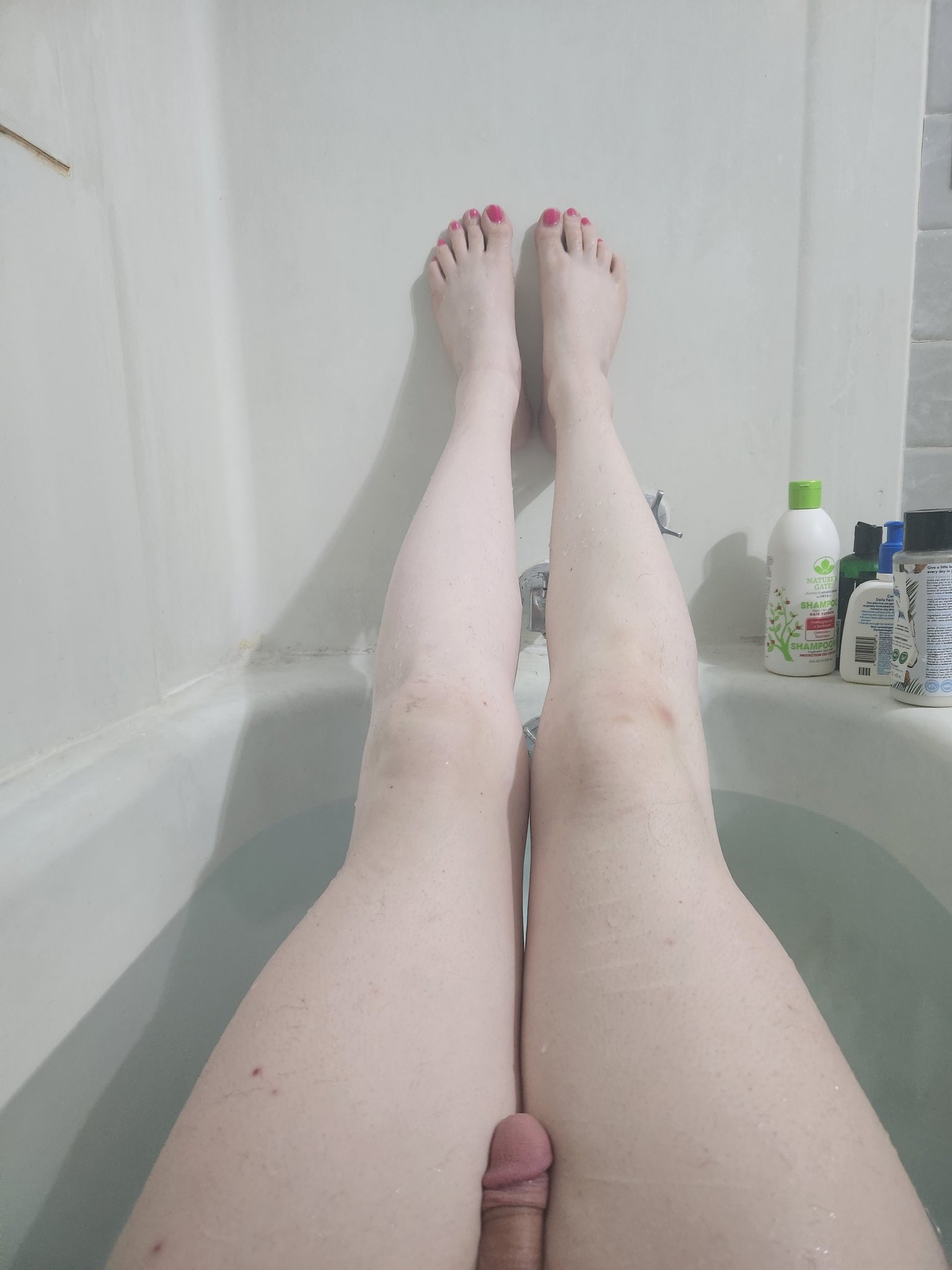 2 pic. Clean and ready to get dirty. #crossdressser #Femboy #legs #feet #toes #sissy #nsfwtwt #slut https://t.co/W04xlQC5G7