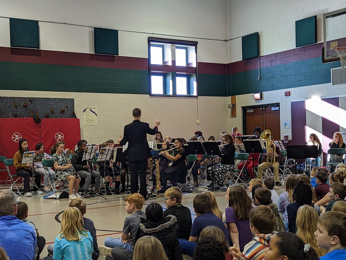 Mrs. Dundore tweet media