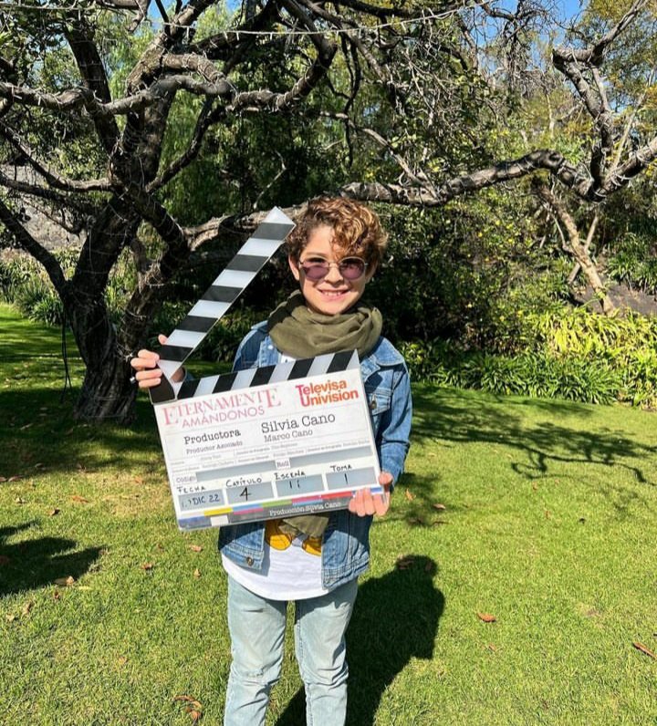 MUNDO NOVELAS Y SERIES (@mundonoveleroof) on Twitter photo Kaled Acab en el Claquetazo de Inicio de grabaciones de #EternamenteAmandonos Produccion de Silvia Cano Para TelevisaUnivision
#EternamenteAmandonos Proximanente 2023 #ConLasEstrellas
<a href="/SilviaCanoProdu/">Silvia Cano Producción</a> <a href="/Eternamenteof/">Eternamente Amándonos</a> <a href="/KaledAcab/">Kaled Acab</a> Kaled Acab en el Claquetazo de Inicio de grabaciones de #EternamenteAmandonos Produccion de Silvia Cano Para TelevisaUnivision
#EternamenteAmandonos Proximanente 2023 #ConLasEstrellas
<a href="/SilviaCanoProdu/">Silvia Cano Producción</a> <a href="/Eternamenteof/">Eternamente Amándonos</a> <a href="/KaledAcab/">Kaled Acab</a>