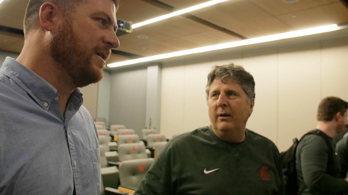 aaronrench's tweet photo. It was a privilege to get to know @Coach_Leach, even just a little bit. He was the Bill Murray of the college football world (positive connotations only). A true character, a gentleman and a pirate. Got to hang with him when he was on the Palouse at WSU and kept in touch once… https://t.co/4JQ4mh8MT2